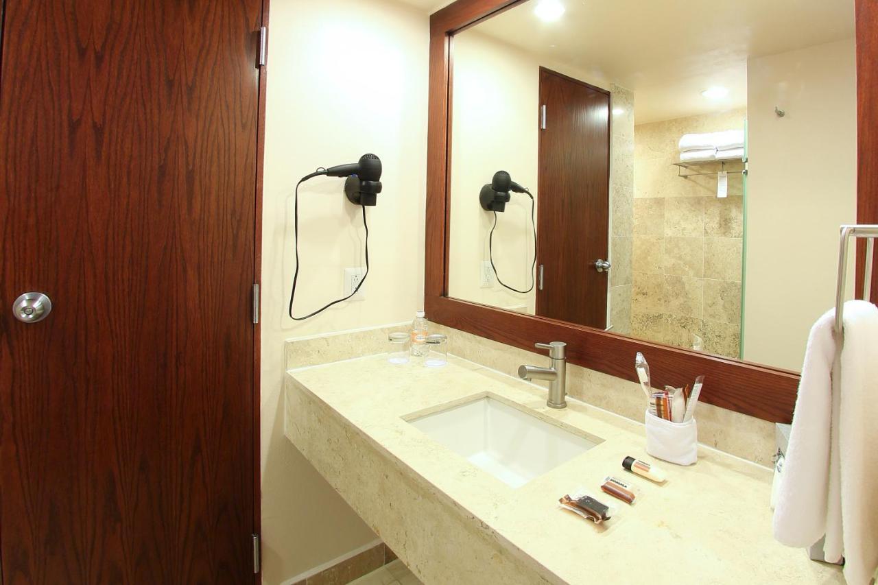 Hotel Opus Grand Toluca Aeropuerto ภายนอก รูปภาพ