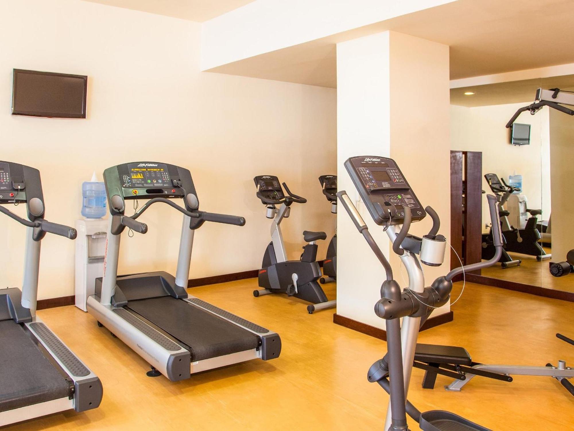 Hotel Opus Grand Toluca Aeropuerto ภายนอก รูปภาพ